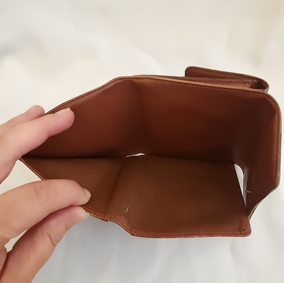 Louis Vuitton Monogram Elise Wallet - Picture 7 of 8